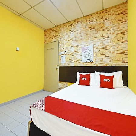 Oyo 90363 Nyamanya Inn Kuantan Kültér fotó