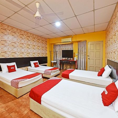Oyo 90363 Nyamanya Inn Kuantan Kültér fotó