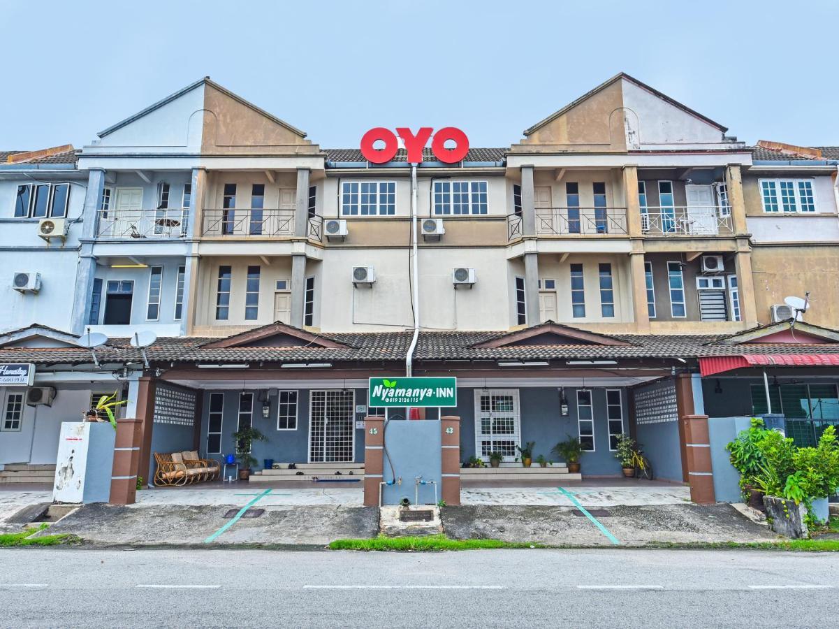Oyo 90363 Nyamanya Inn Kuantan Kültér fotó