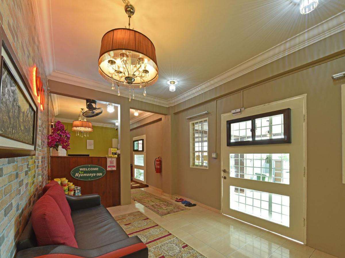 Oyo 90363 Nyamanya Inn Kuantan Kültér fotó