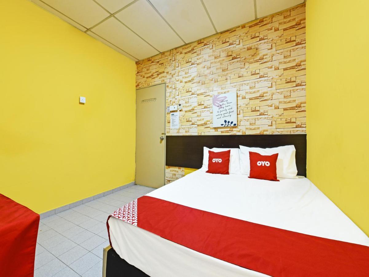 Oyo 90363 Nyamanya Inn Kuantan Kültér fotó