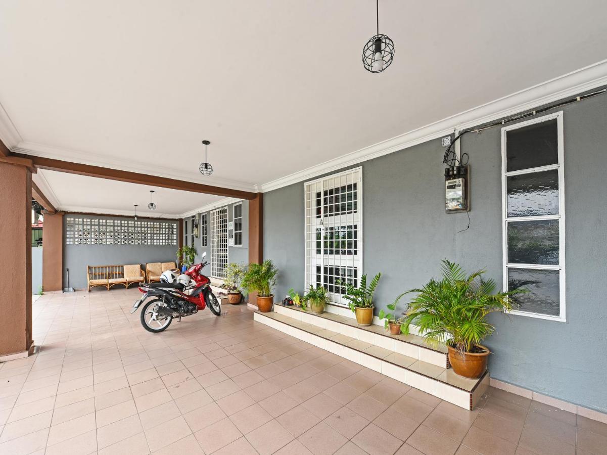 Oyo 90363 Nyamanya Inn Kuantan Kültér fotó