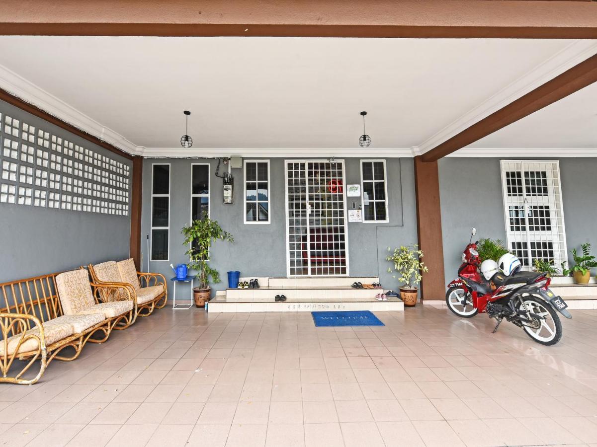 Oyo 90363 Nyamanya Inn Kuantan Kültér fotó
