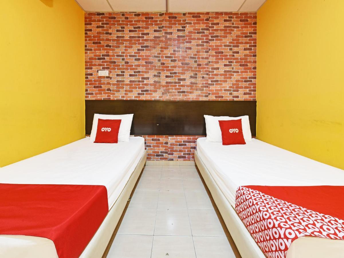 Oyo 90363 Nyamanya Inn Kuantan Kültér fotó