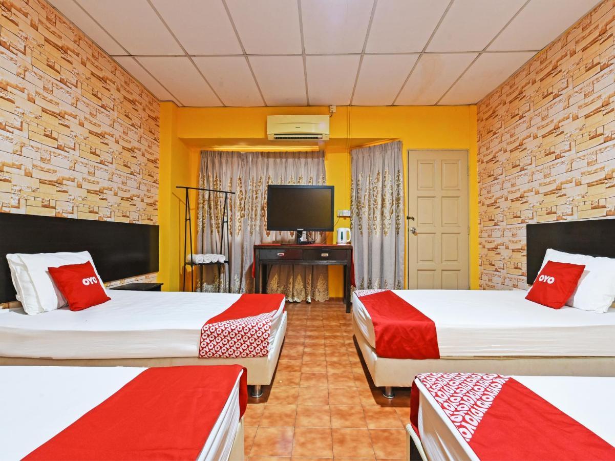 Oyo 90363 Nyamanya Inn Kuantan Kültér fotó